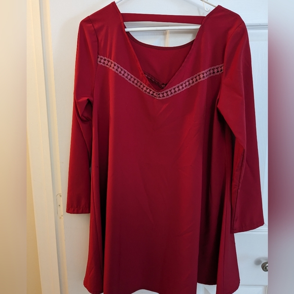 Red dress, good for fall and winter - Picture 2 of 4